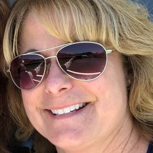 Meet your Posher, Janine